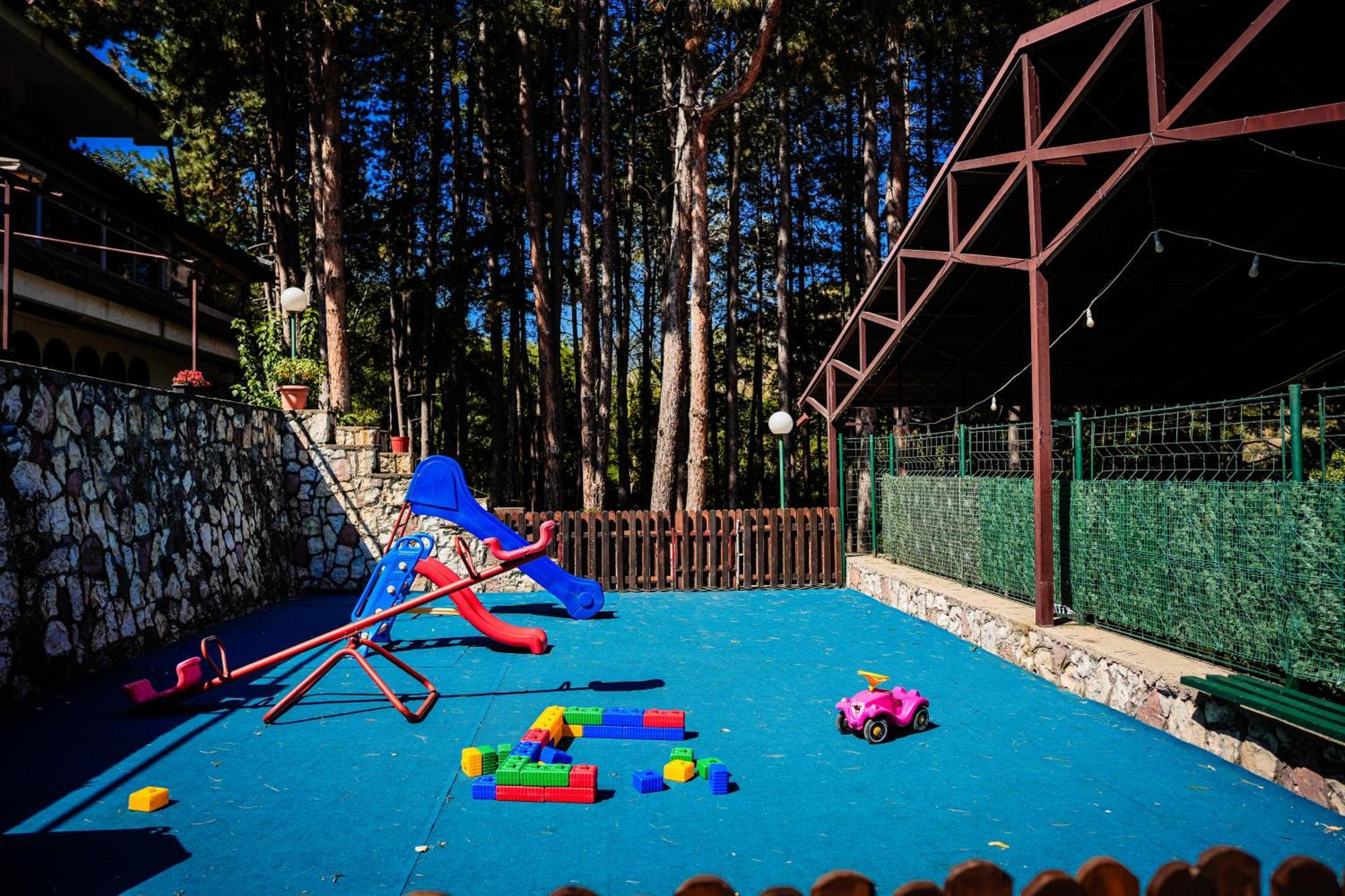 Hotel Gradche Kočani Екстериор снимка