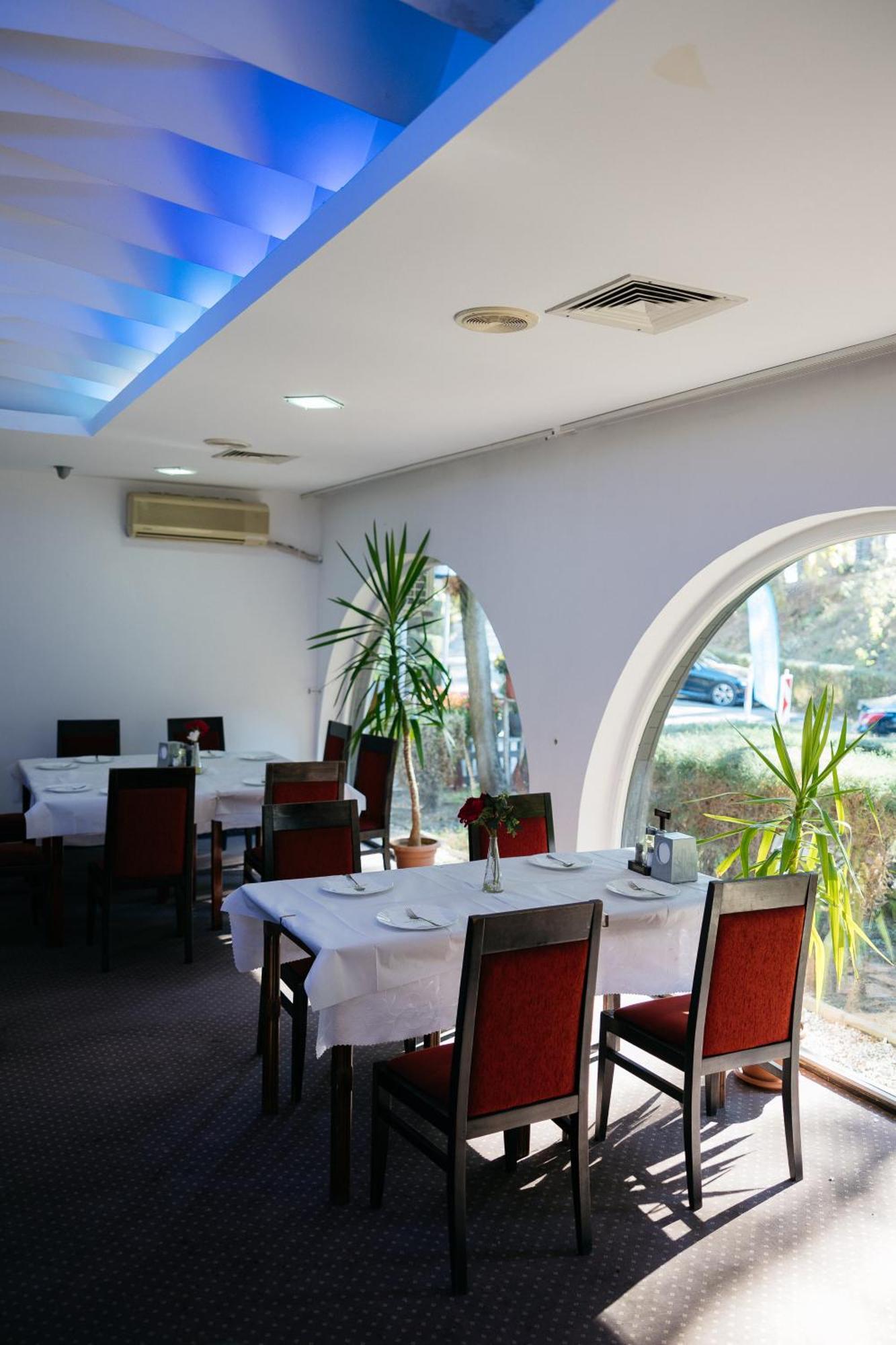 Hotel Gradche Kočani Екстериор снимка