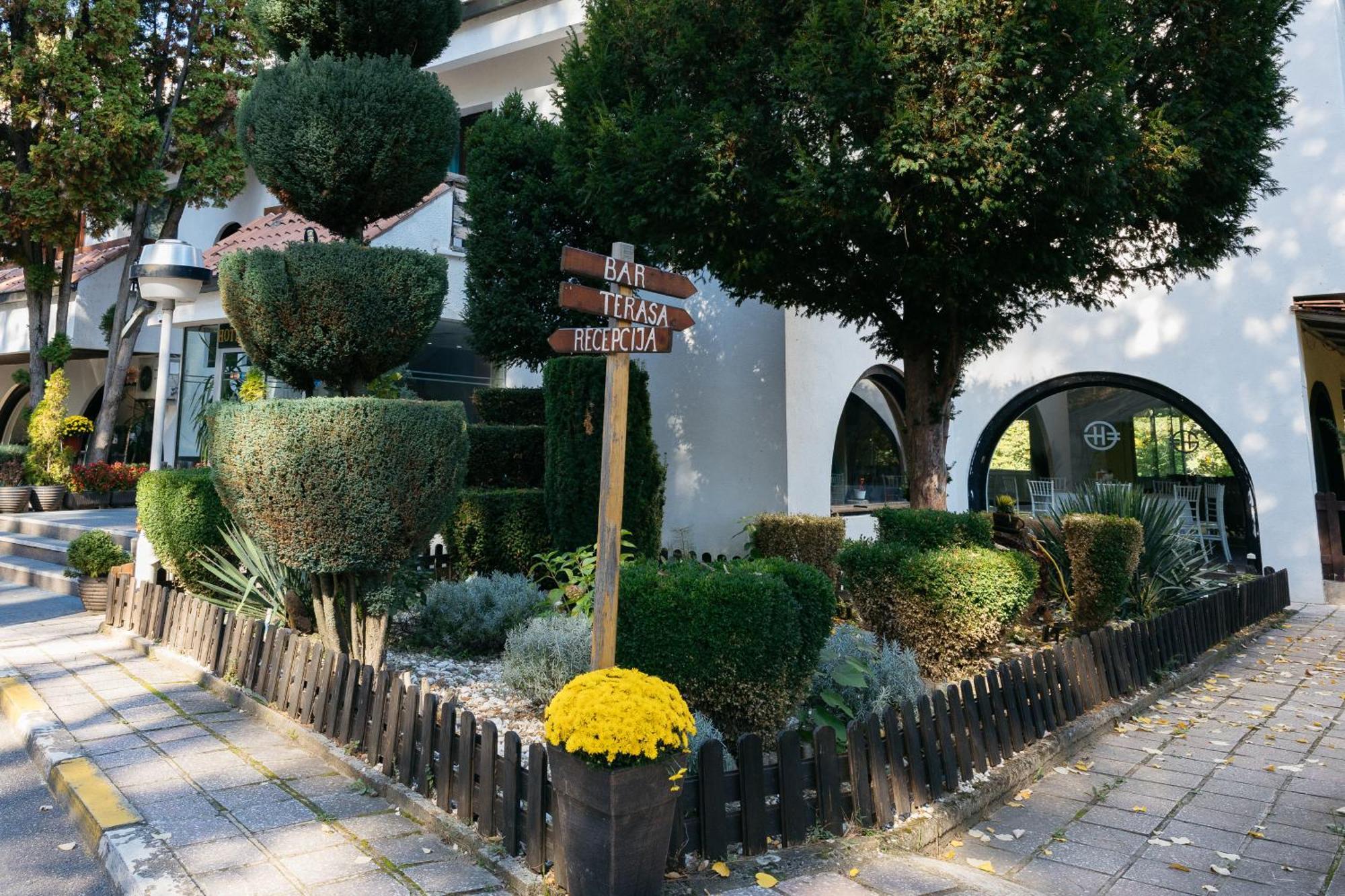 Hotel Gradche Kočani Екстериор снимка