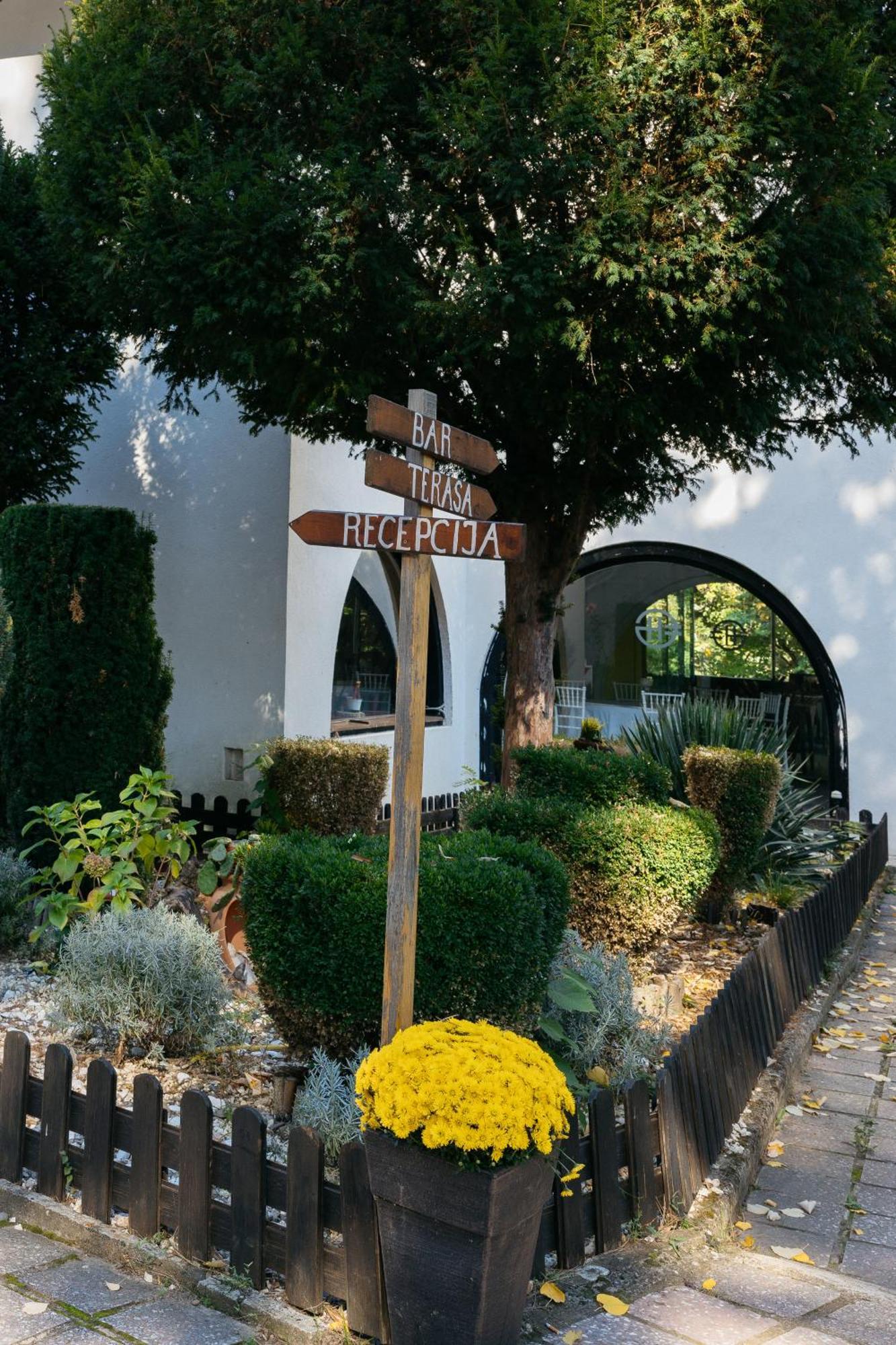 Hotel Gradche Kočani Екстериор снимка